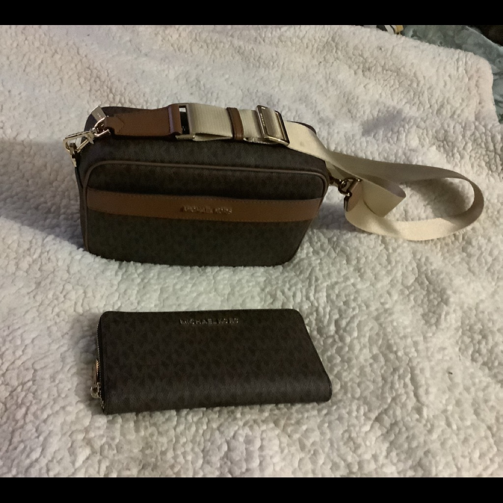 Micheal Kors Crossbody Handbag And Wallet